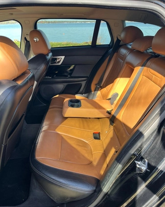 Jaguar XF cena 59900 przebieg: 178000, rok produkcji 2013 z Baborów małe 46